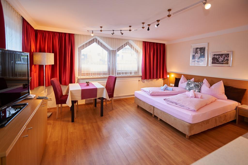Apartments Neue Post ฟิลซ์โมส ห้อง รูปภาพ