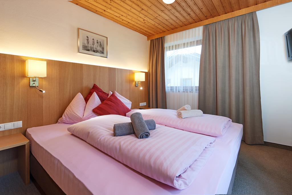 Apartments Neue Post ฟิลซ์โมส ภายนอก รูปภาพ