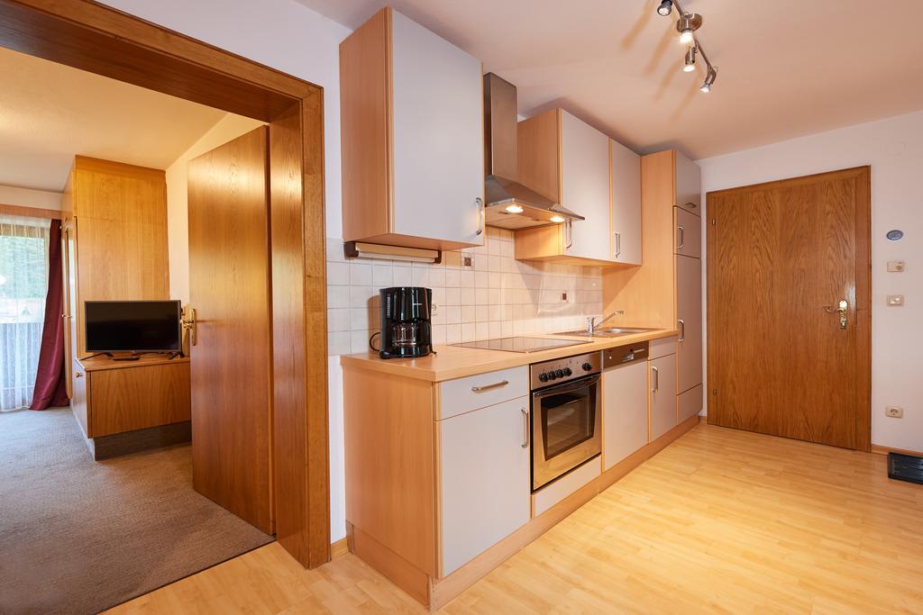 Apartments Neue Post ฟิลซ์โมส ภายนอก รูปภาพ