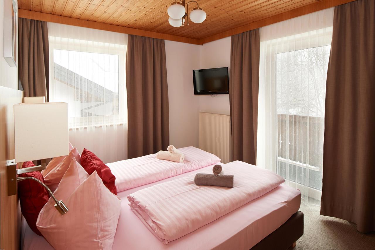 Apartments Neue Post ฟิลซ์โมส ภายนอก รูปภาพ