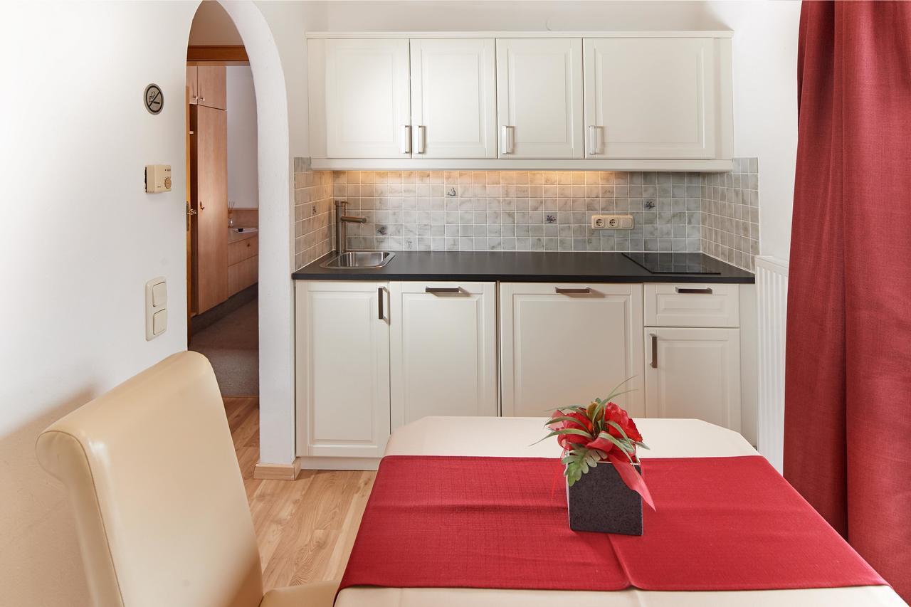 Apartments Neue Post ฟิลซ์โมส ภายนอก รูปภาพ